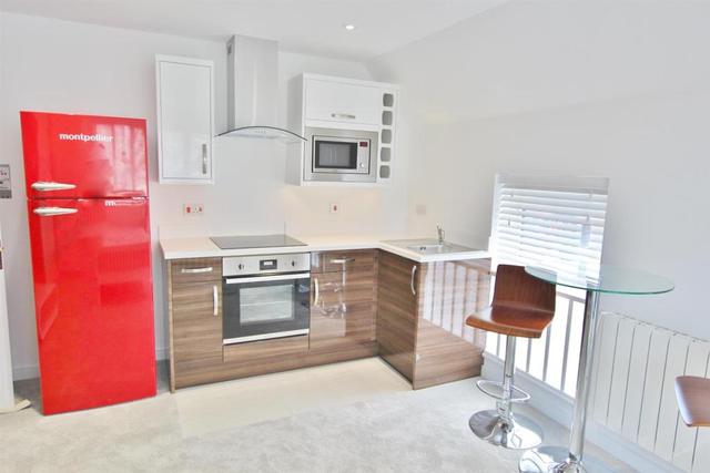  Image of Studio flat to rent in Ashley Road Boscombe Bournemouth BH1 at Ashley Road, Springbourne, Bournemouth