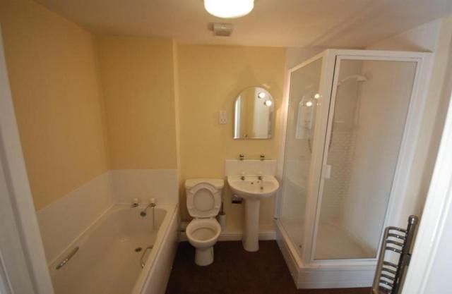  Image of 2 bedroom Flat to rent in Waterfront Way Walsall WS2 at Waterfront Way, Walsall