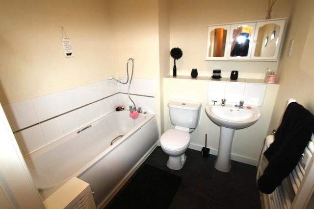  Image of 2 bedroom Flat to rent in Squires Grove Willenhall WV12 at Squires Grove, Willenhall
