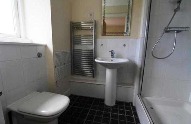  Image of 2 bedroom Flat to rent in Wheeleys Lane Edgbaston Birmingham B15 at Wheeleys Lane, Birmingham