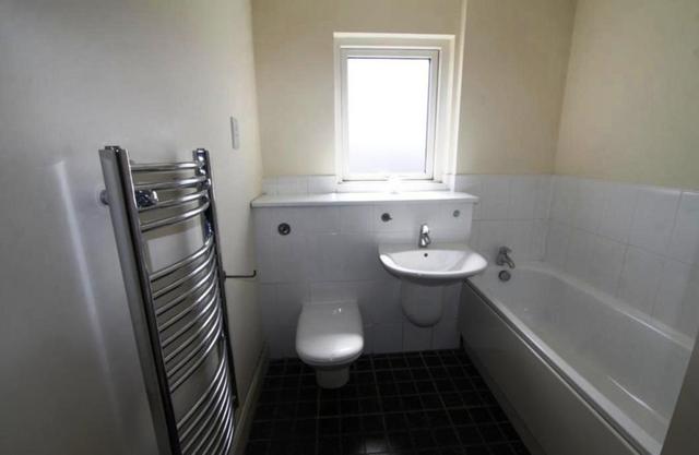 Image of 2 bedroom Flat to rent in Wheeleys Lane Edgbaston Birmingham B15 at Wheeleys Lane, Birmingham