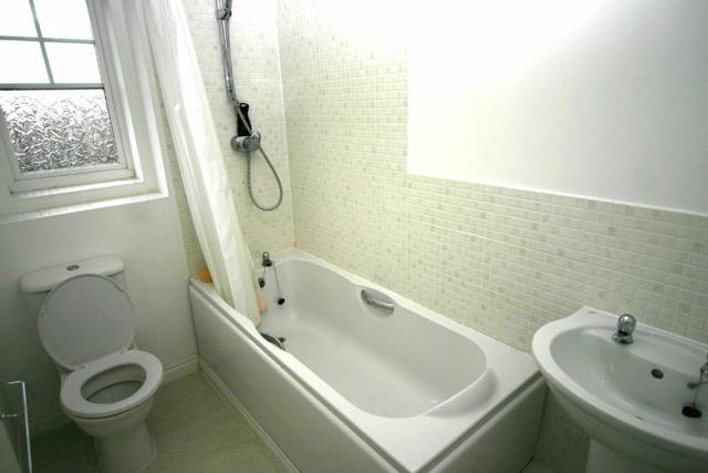  Image of 2 bedroom Flat to rent in Yale Road Willenhall WV13 at Yale Road, Willenhall