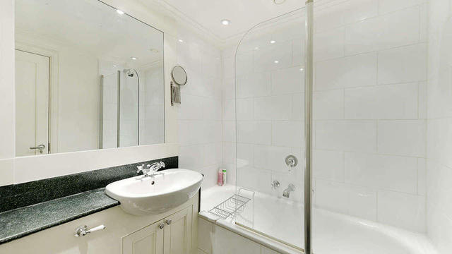  Image of 2 bedroom Flat to rent in Kings Road London SW10 at King