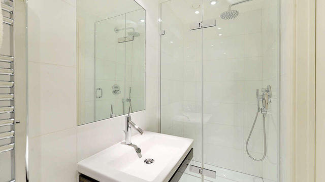  Image of 2 bedroom Flat to rent in Kings Road London SW10 at King