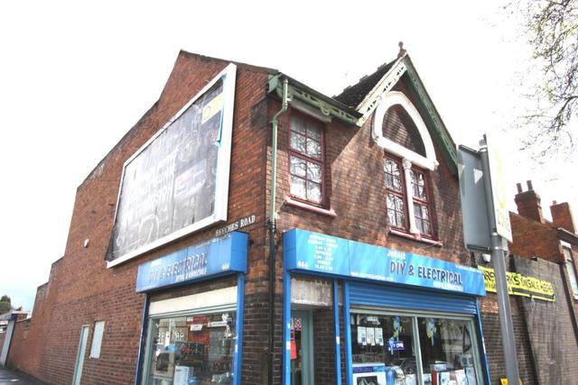  Image of 2 bedroom Flat to rent in Bloxwich Road Walsall WS3 at Walsall, West Midlands
