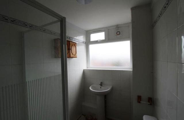  Image of 2 bedroom Flat to rent in Selmans Parade Selmans Hill Bloxwich Walsall WS3 at Selmans Hill, Walsall