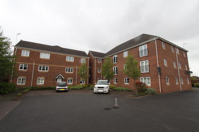  Image of 2 bedroom Flat for sale in The Avenue Darlaston Wednesbury WS10 at The Avenue, Wednesbury