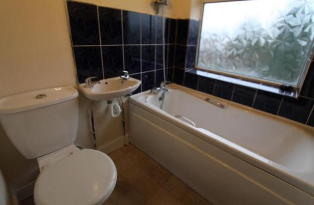  Image of 2 bedroom Semi-Detached house to rent in Lilac Avenue Walsall WS5 at Lilac Avenue, Walsall, WS5