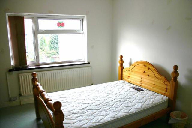  Image of 3 bedroom End of Terrace to rent in Clark Road Wolverhampton WV3 at Clark Road, Wolverhampton
