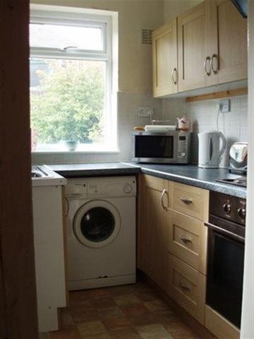  Image of 3 bedroom Property to rent in Eyam Road Sheffield S10 at 3 bed, Eyam Road, Crookes