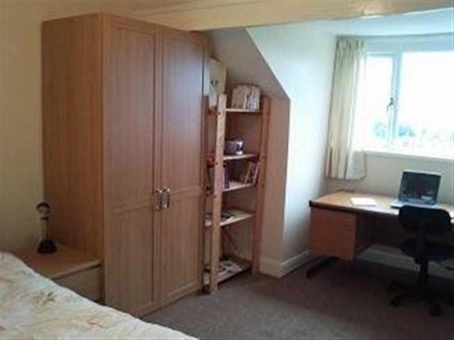  Image of 3 bedroom Property to rent in Pickmere Road Sheffield S10 at Fully refurbished 3 bedroom - home from home