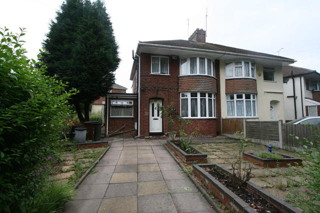  Image of 3 bedroom Semi-Detached house for sale in Nine Elms Lane Wolverhampton WV10 at Nine Elms Lane, Wolverhampton