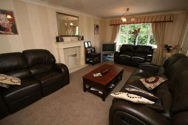  Image of 4 bedroom Detached house for sale in Barbel Drive Wolverhampton WV10 at Barbel Drive, Wolverhampton