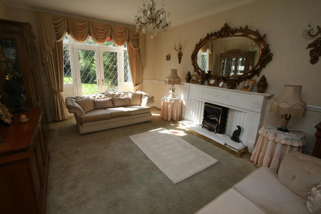  Image of 4 bedroom Detached house for sale in Queen Elizabeth Avenue Walsall WS2 at Queen Elizabeth Avenue, Bentley