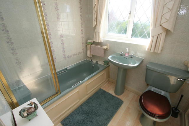  Image of 4 bedroom Detached house for sale in Queen Elizabeth Avenue Walsall WS2 at Queen Elizabeth Avenue, Bentley