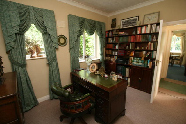  Image of 4 bedroom Detached house for sale in Queen Elizabeth Avenue Walsall WS2 at Queen Elizabeth Avenue, Bentley