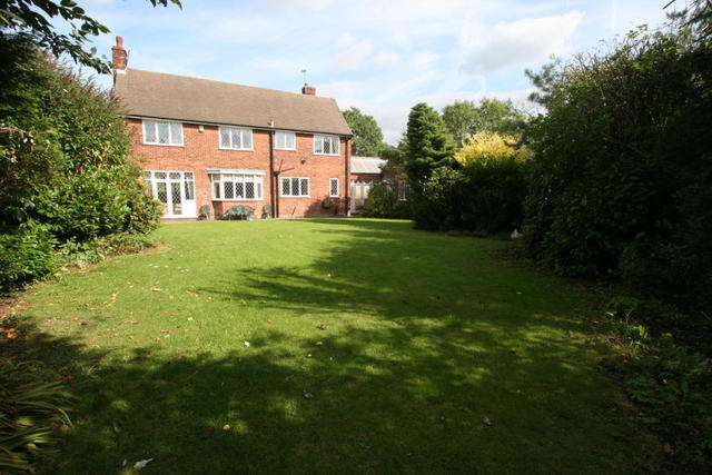  Image of 4 bedroom Detached house for sale in Queen Elizabeth Avenue Walsall WS2 at Queen Elizabeth Avenue, Bentley