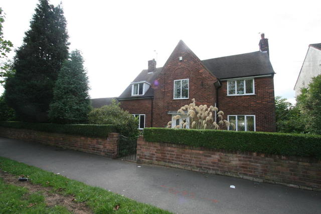 Image of 4 bedroom Detached house for sale in Queen Elizabeth Avenue Walsall WS2 at Queen Elizabeth Avenue, Bentley