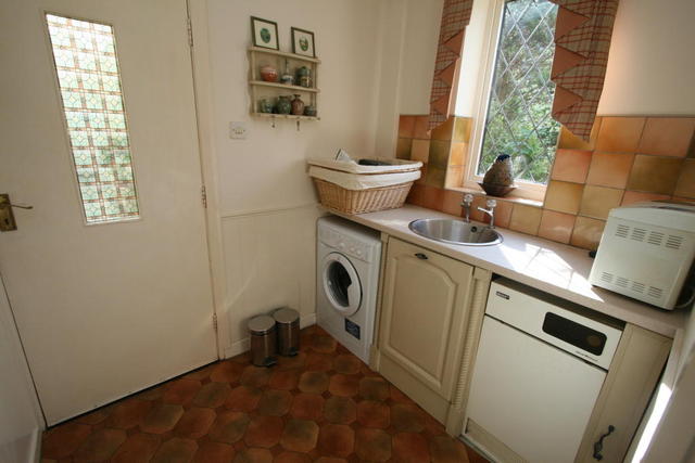  Image of 4 bedroom Detached house for sale in Queen Elizabeth Avenue Walsall WS2 at Queen Elizabeth Avenue, Bentley