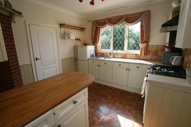  Image of 4 bedroom Detached house for sale in Queen Elizabeth Avenue Walsall WS2 at Queen Elizabeth Avenue, Bentley