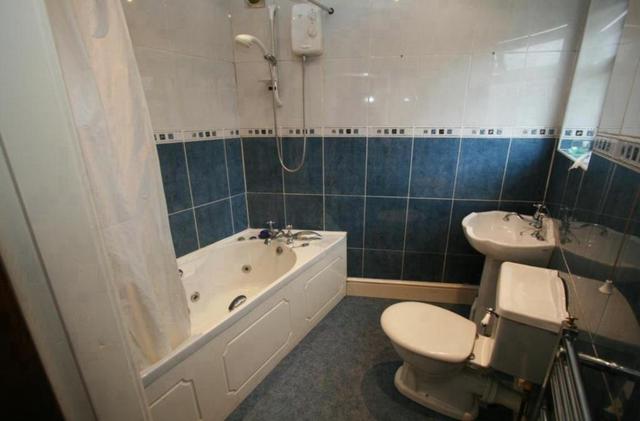 Image of 4 bedroom Semi-Detached house to rent in Bury Hill Road Oldbury B69 at Bury Hill Road, Oldbury, B69