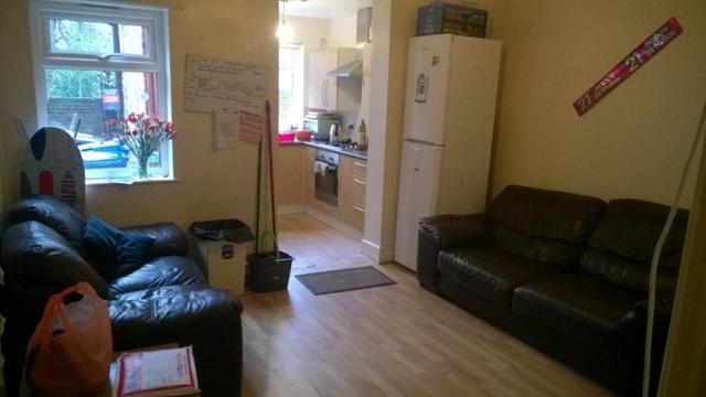 Image of 5 bedroom Property to rent in Roebuck Road Sheffield S6 at Newly refurbished 5 bed property - Dont miss out!!
