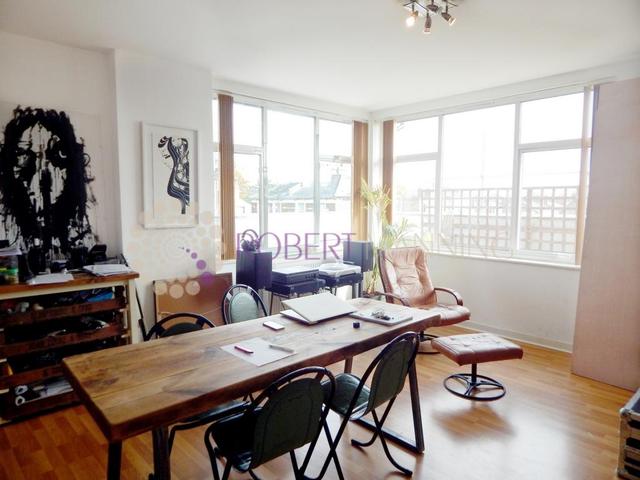  Image of 1 bedroom Flat to rent in Queensbridge Road London E8 at Queensbridge Road, Dalston, E8