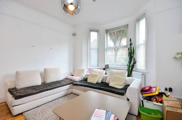  Image of 1 bedroom Flat to rent in Kensington Church Street London W8 at Kensington Church Street, West Kensington, W8