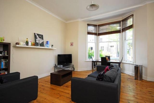  Image of 2 bedroom Flat to rent in Kensington Church Street London W8 at Kensington Church Street, Kensington, W8