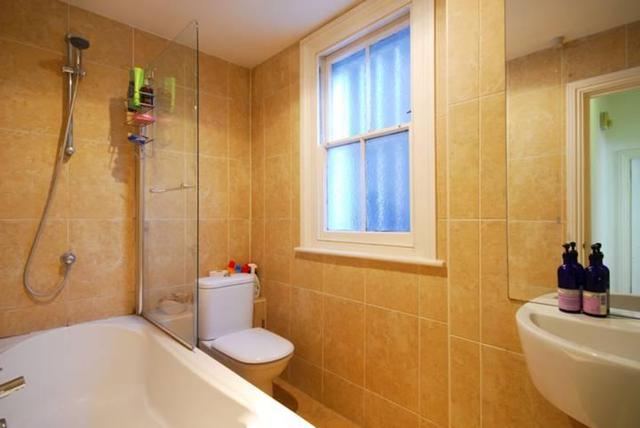  Image of 2 bedroom Flat to rent in Kensington Church Street London W8 at Kensington Church Street, Kensington, W8