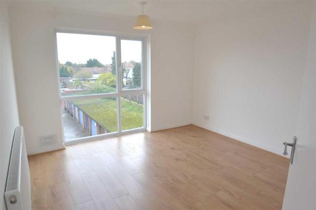  Image of 2 bedroom Flat to rent in St. Peters Close Ilford IG2 at St. Peters Close, Ilford