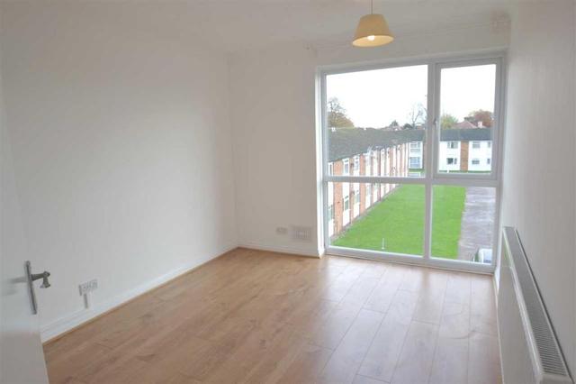  Image of 2 bedroom Flat to rent in St. Peters Close Ilford IG2 at St. Peters Close, Ilford