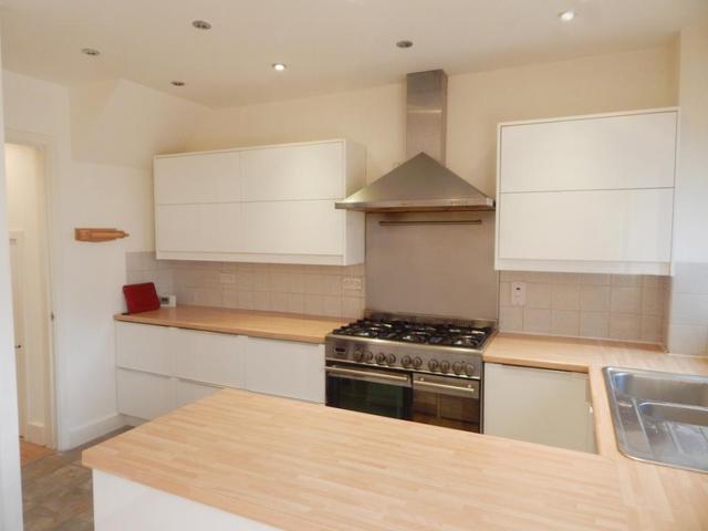  Image of 3 bedroom Flat to rent in Delme Crescent London SE3 at Delme Crescent, Kidbrook, SE3