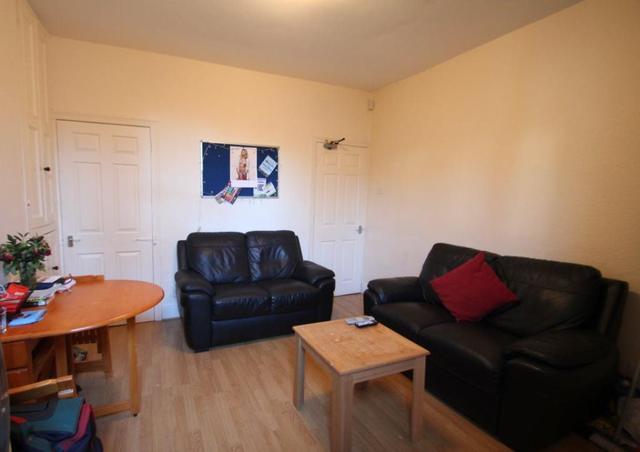  Image of 3 bedroom Property to rent in School Road Sheffield S10 at Well presented 3 bed, School Road