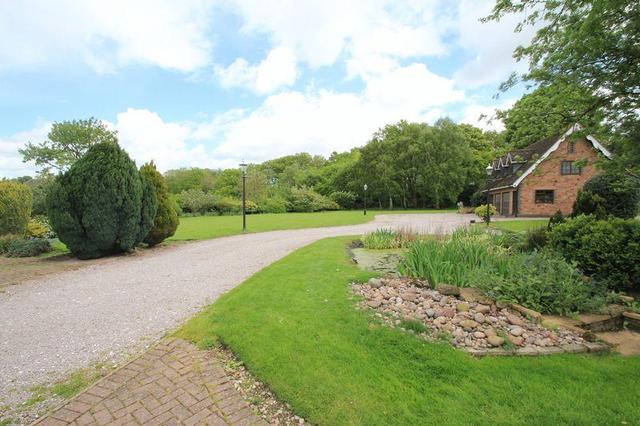  Image of 6 bedroom Detached house for sale in Teddesley Road Penkridge Stafford ST19 at Park Gate Lodge, Teddesley Road, Penkridge, ST19 5RH