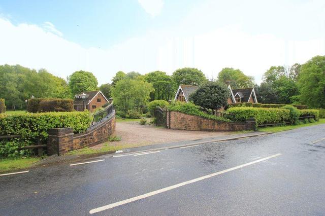 Image of 6 bedroom Detached house for sale in Teddesley Road Penkridge Stafford ST19 at Park Gate Lodge, Teddesley Road, Penkridge, ST19 5RH