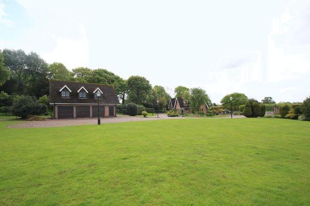  Image of 6 bedroom Detached house for sale in Teddesley Road Penkridge Stafford ST19 at Park Gate Lodge, Teddesley Road, Penkridge, ST19 5RH