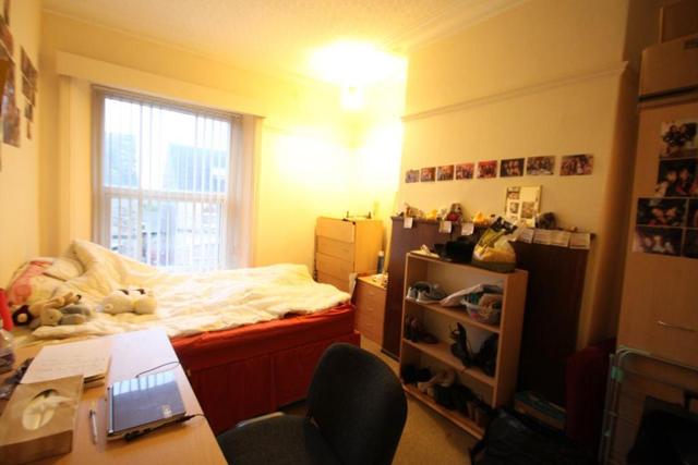  Image of 6 bedroom Property to rent in Crookesmoor Road Sheffield S10 at Spacious 6 bedroom house, Crookesmoor