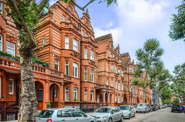  Image of Studio flat to rent in Sloane Gardens London SW1W at Sloane Gardens, Chelsea, SW1W