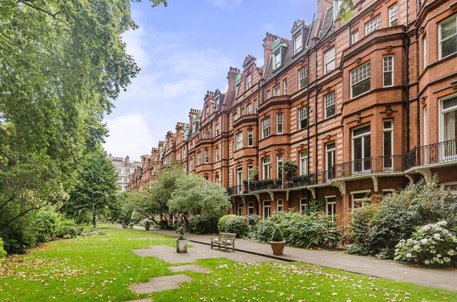  Image of Studio flat to rent in Sloane Gardens London SW1W at Sloane Gardens, Chelsea, SW1W