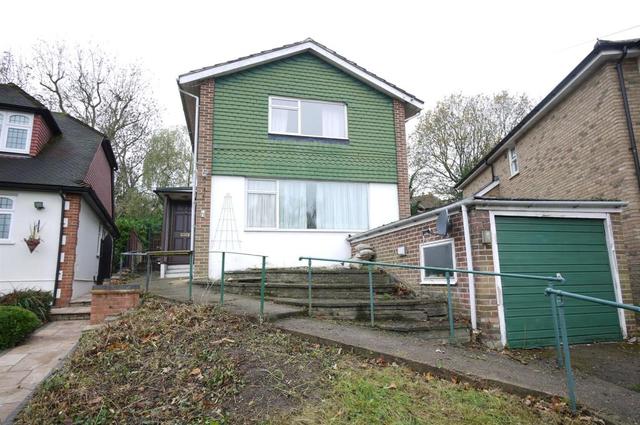  Image of 3 bedroom Detached house to rent in Orchard Close Cuffley Potters Bar EN6 at Orchard Close, Cuffley