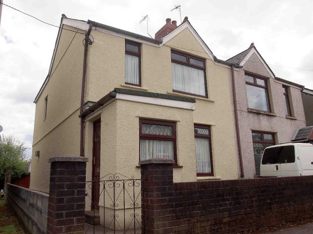  Image of 3 bedroom Semi-Detached house to rent in Frampton Road Gorseinon Swansea SA4 at Frampton Road, SA4