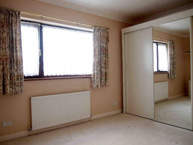  Image of 3 bedroom Semi-Detached house to rent in Frampton Road Gorseinon Swansea SA4 at Frampton Road, SA4