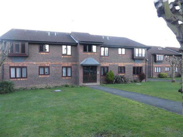  Image of 1 bedroom Flat to rent in Campion Court Grays RM17 at Campion Court, Grays