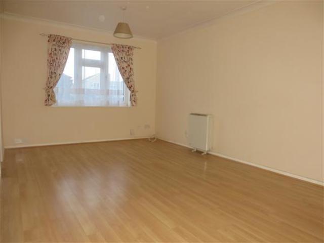  Image of 1 bedroom Flat to rent in Campion Court Grays RM17 at Campion Court, Grays