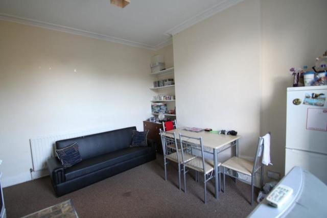  Image of 2 bedroom Property to rent in Parkers Road Sheffield S10 at Refurbished 2 bedroom flat, Broomhill.