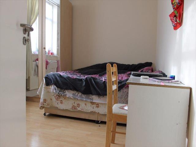  Image of Studio flat for sale in Station Road Harrow-on-the-Hill Harrow HA1 at Station Rd, Harrow