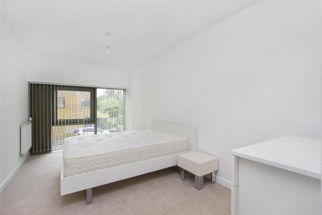  Image of 1 bedroom Flat to rent in Canton Street London E14 at Canton, Poplar, E14