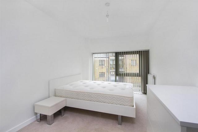  Image of 1 bedroom Flat to rent in Canton Street London E14 at Canton, Poplar, E14
