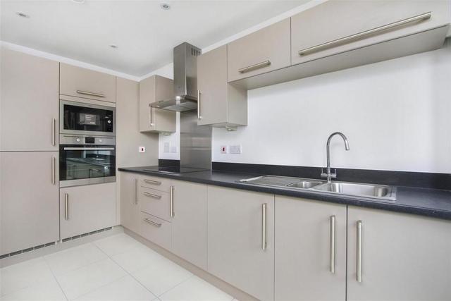  Image of 1 bedroom Flat to rent in Canton Street London E14 at Canton, Poplar, E14